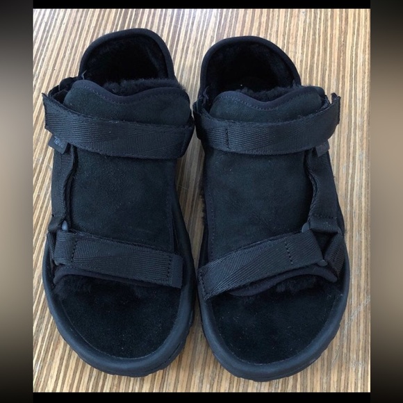 RARE! UGG/Teva Black Collaboration Hybrid Shoe Sandals Size 7 - Picture 5 of 12